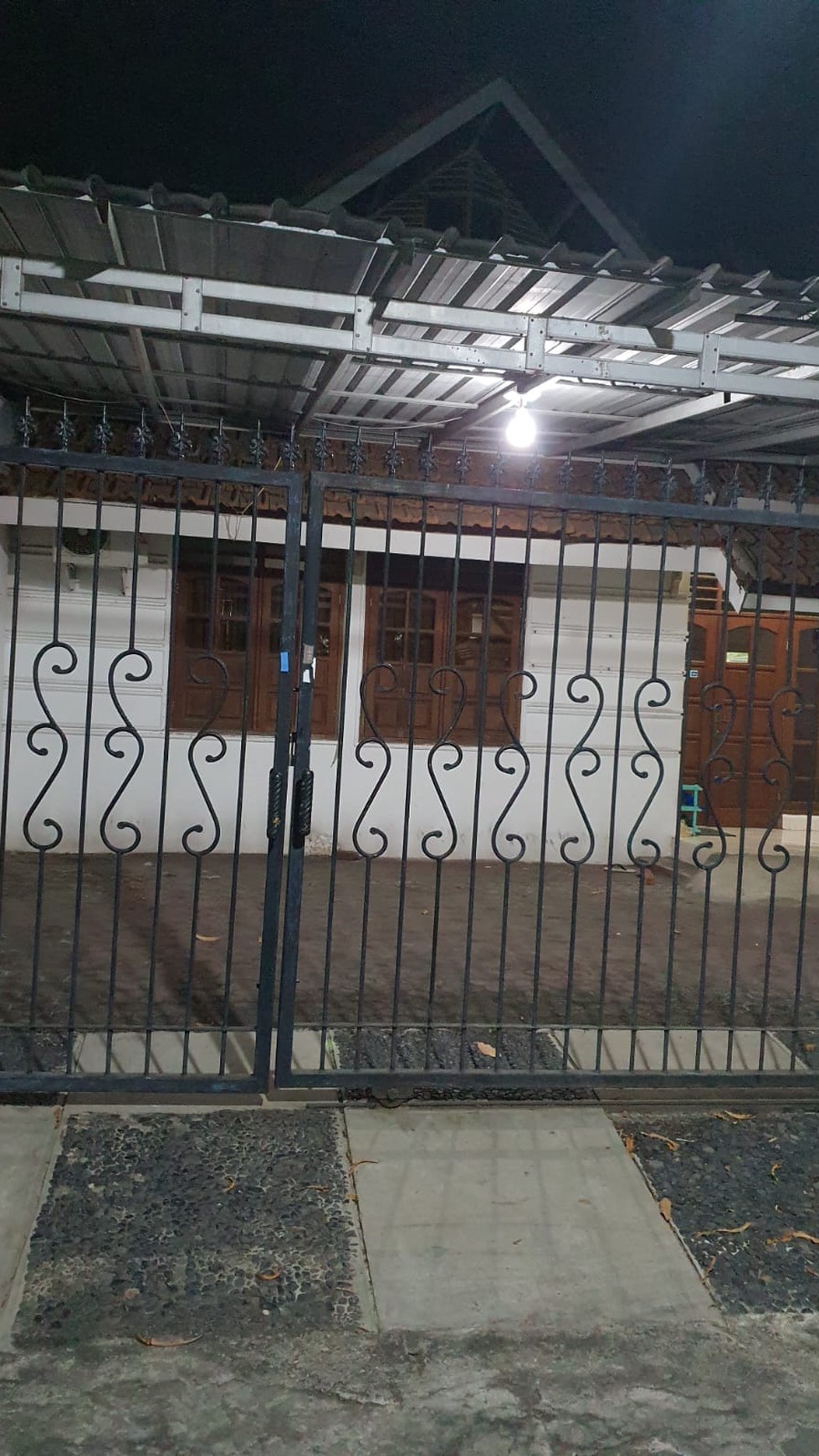 DIJUAL RUMAH UNFURNISHED STRATEGIS DARMO PERMAI UTARA