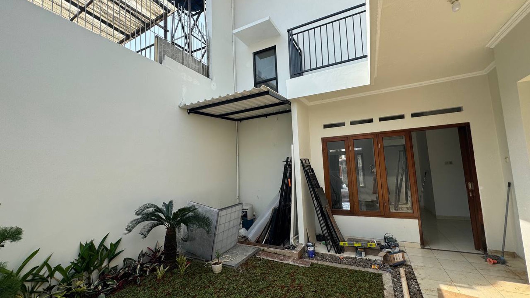 Jagakarsa raya rumah brand new lokasi private halaman luas