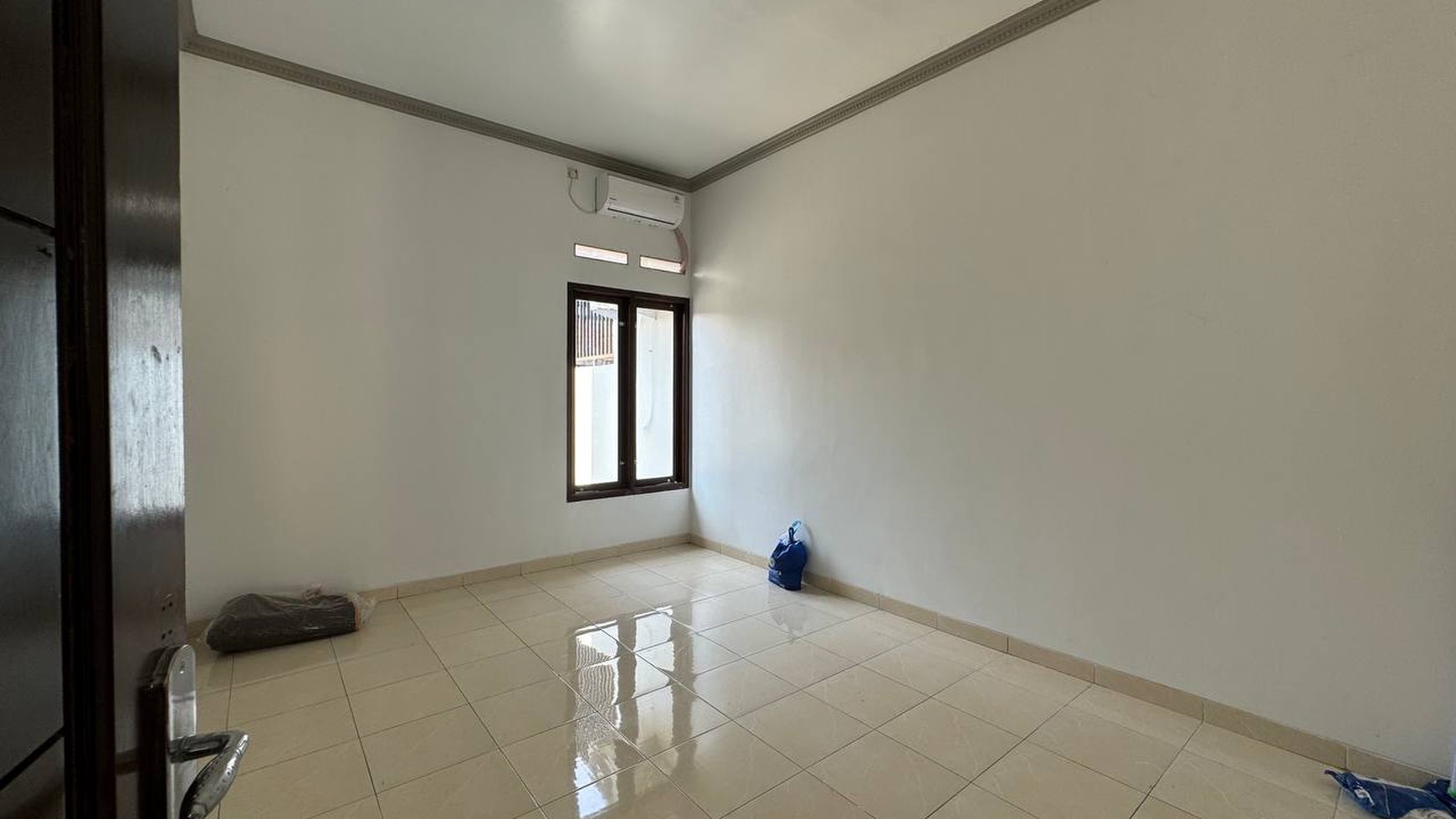 Jagakarsa raya rumah brand new lokasi private halaman luas