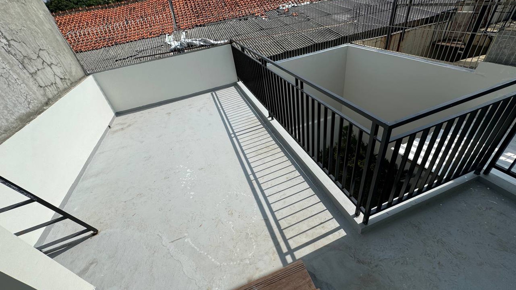 Jagakarsa raya rumah brand new lokasi private halaman luas