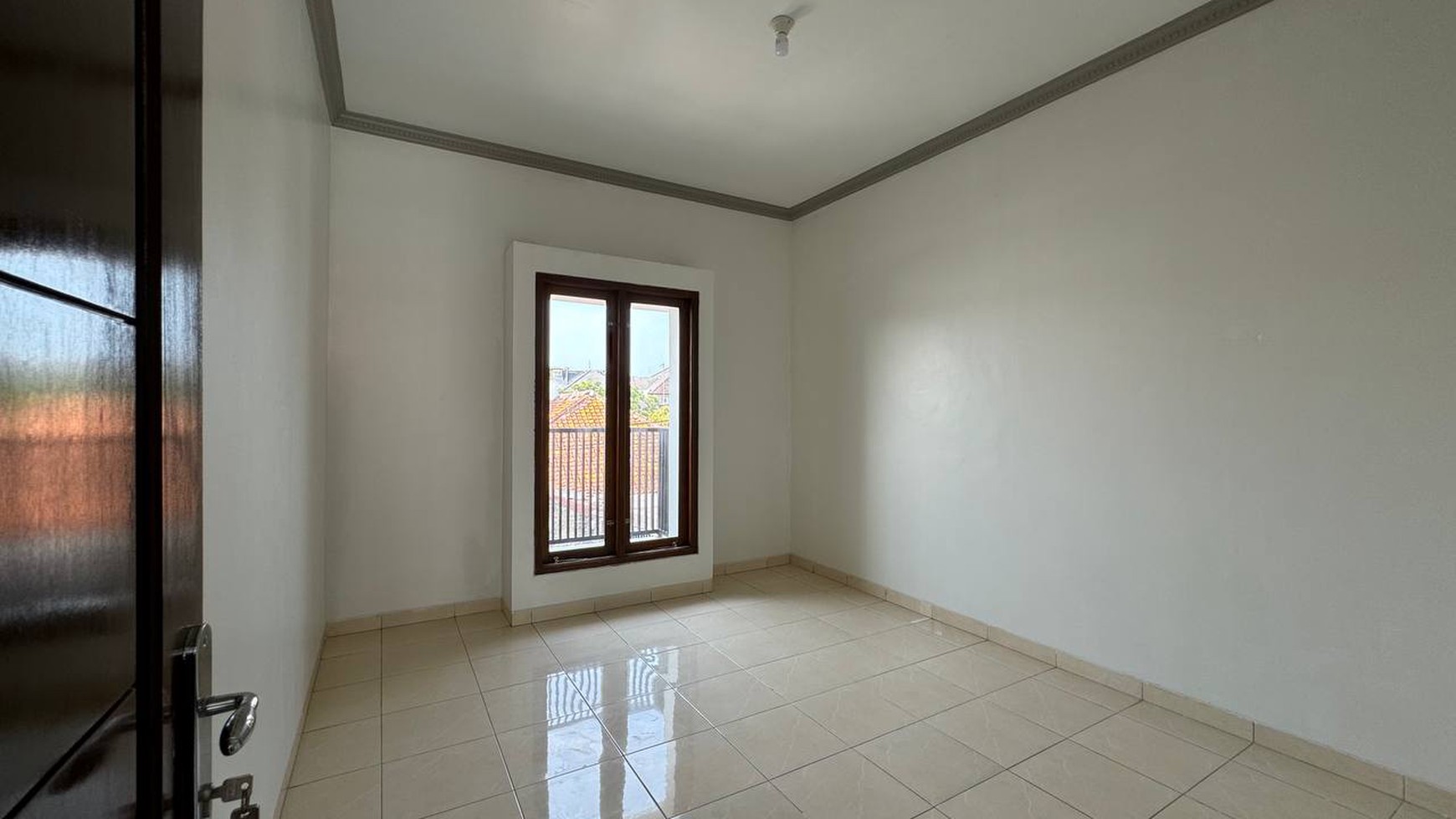 Jagakarsa raya rumah brand new lokasi private halaman luas