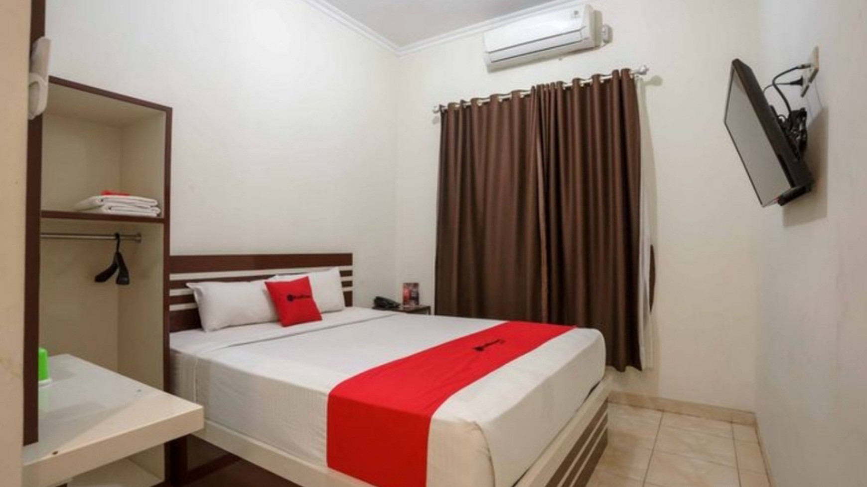 Dijual Hotel atau Red Doorz di tengah kota Bandar Lampung