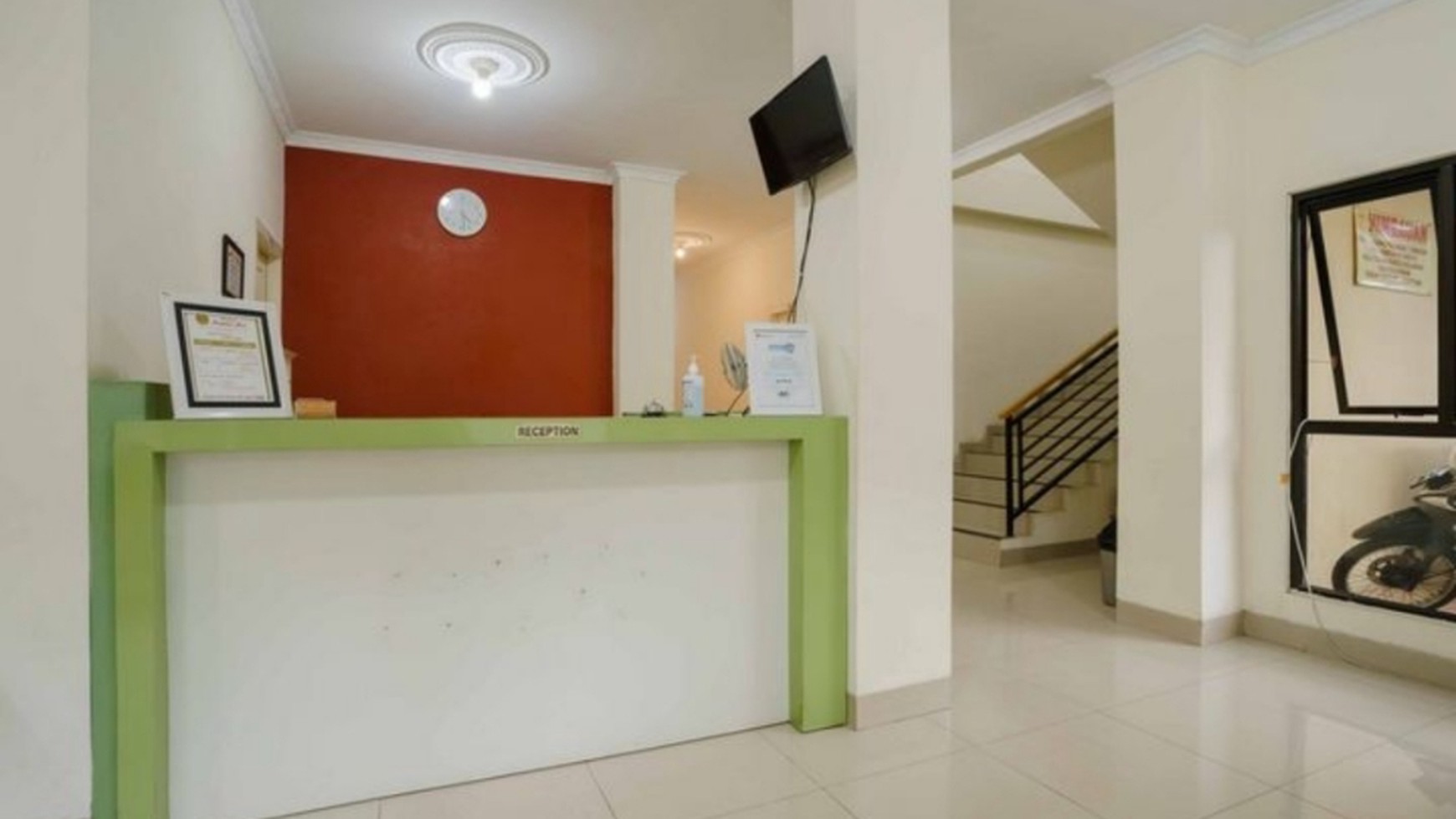 Dijual Hotel atau Red Doorz di tengah kota Bandar Lampung