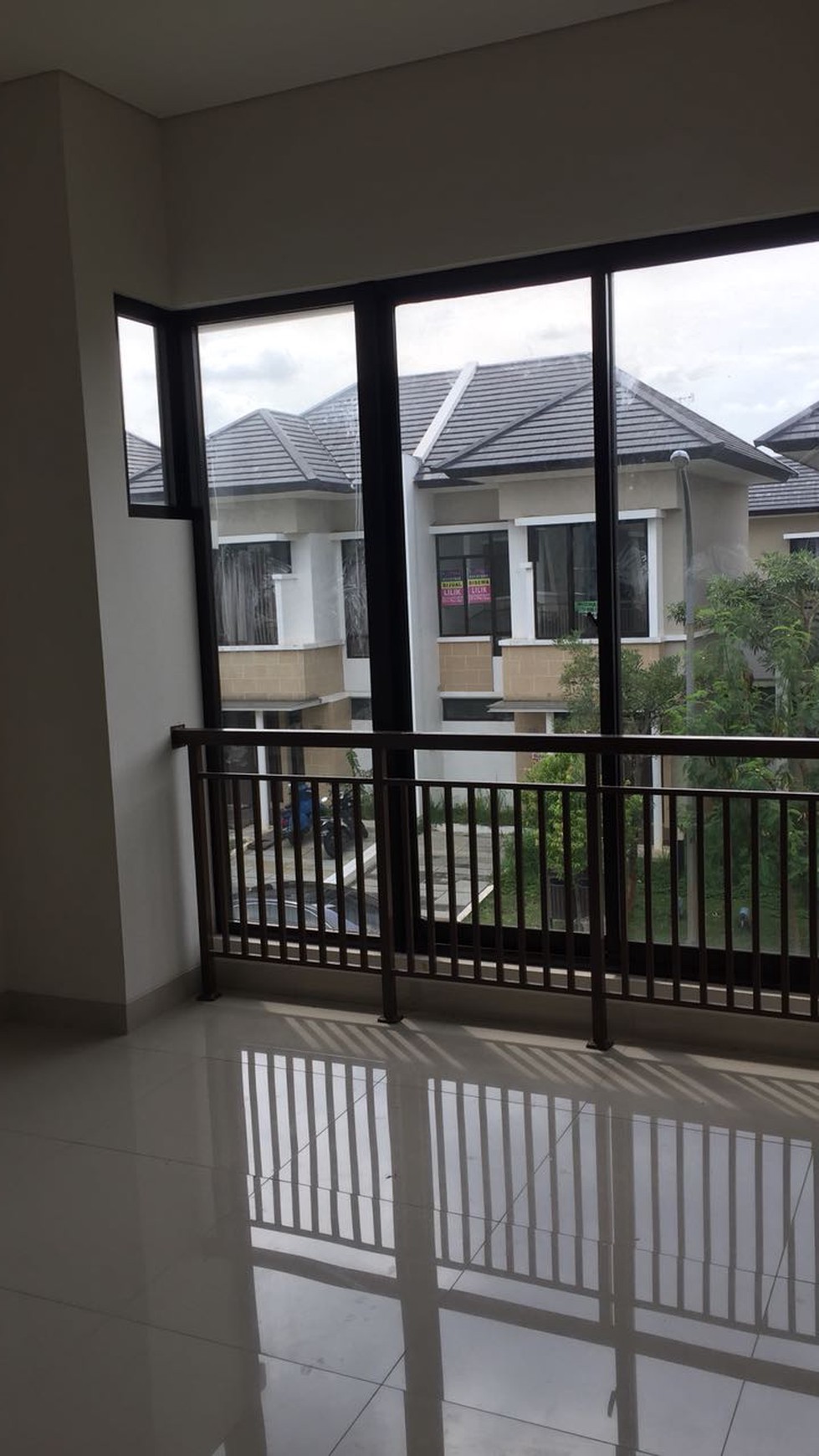 Rumah rapi siap huni di Eminent BSD