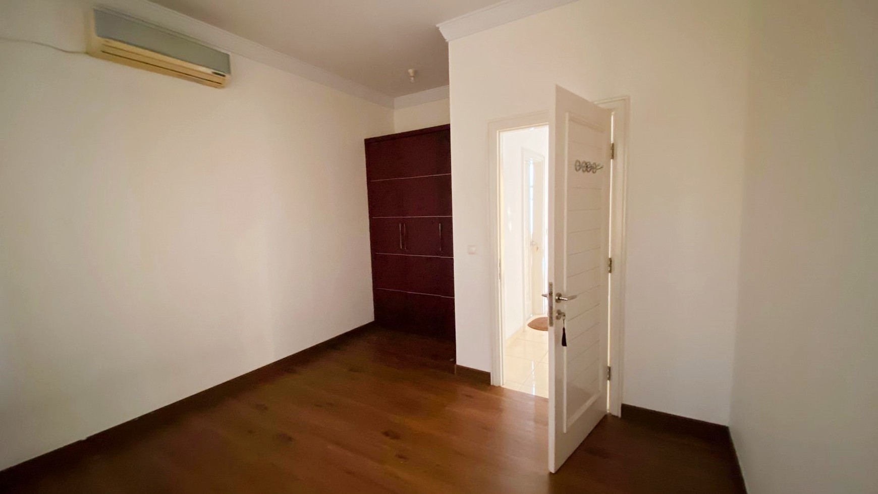 Rumah Bagus Di Jl Sutera Olivia Alam Sutera Tangerang Selatan