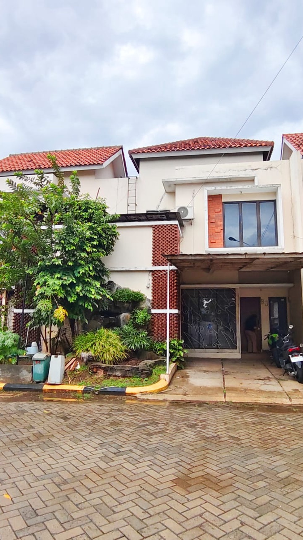 Rumah Bagus Di Felicity Town House Sawangan Depok