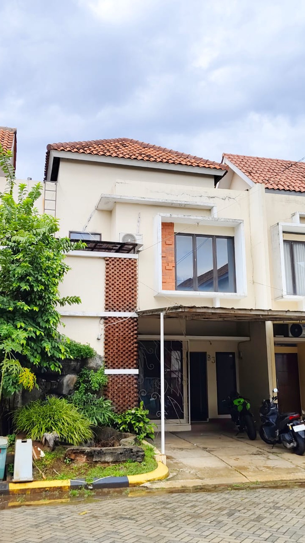 Rumah Bagus Di Felicity Town House Sawangan Depok