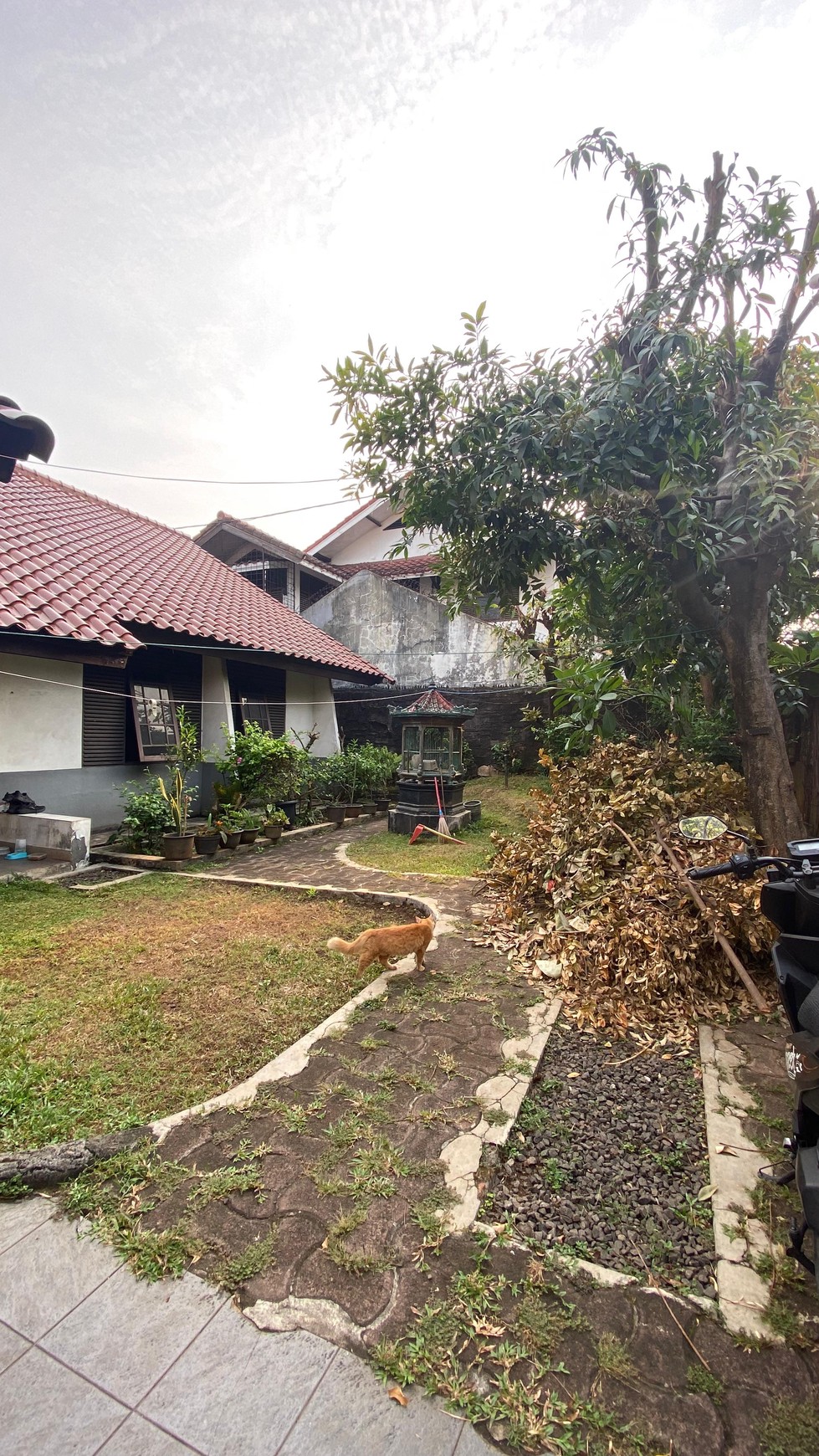 Rumah Strategis di Swadarma Raya Jakarta Selatan