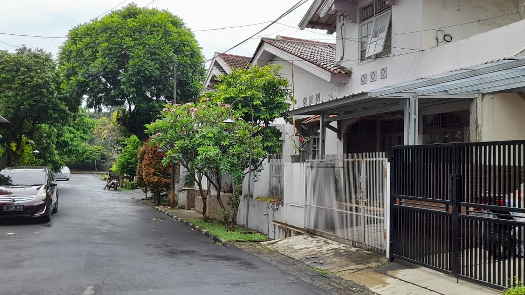 Rumah Sektor 3A Bintaro dijual 3 unit rmh berderet dekat dg Bintaro Plaza, RS Mitra Keluarga, sklh PJ dan st kereta Pd Ranji...