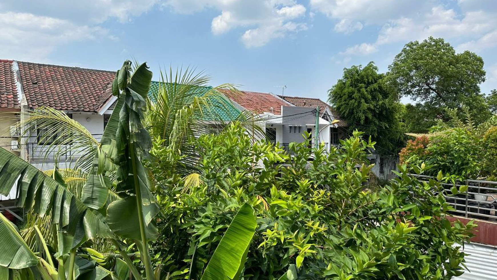 Rumah Luas 2 Lantai Di Meadow Green Lippo  Dekat Pintu Gerbang