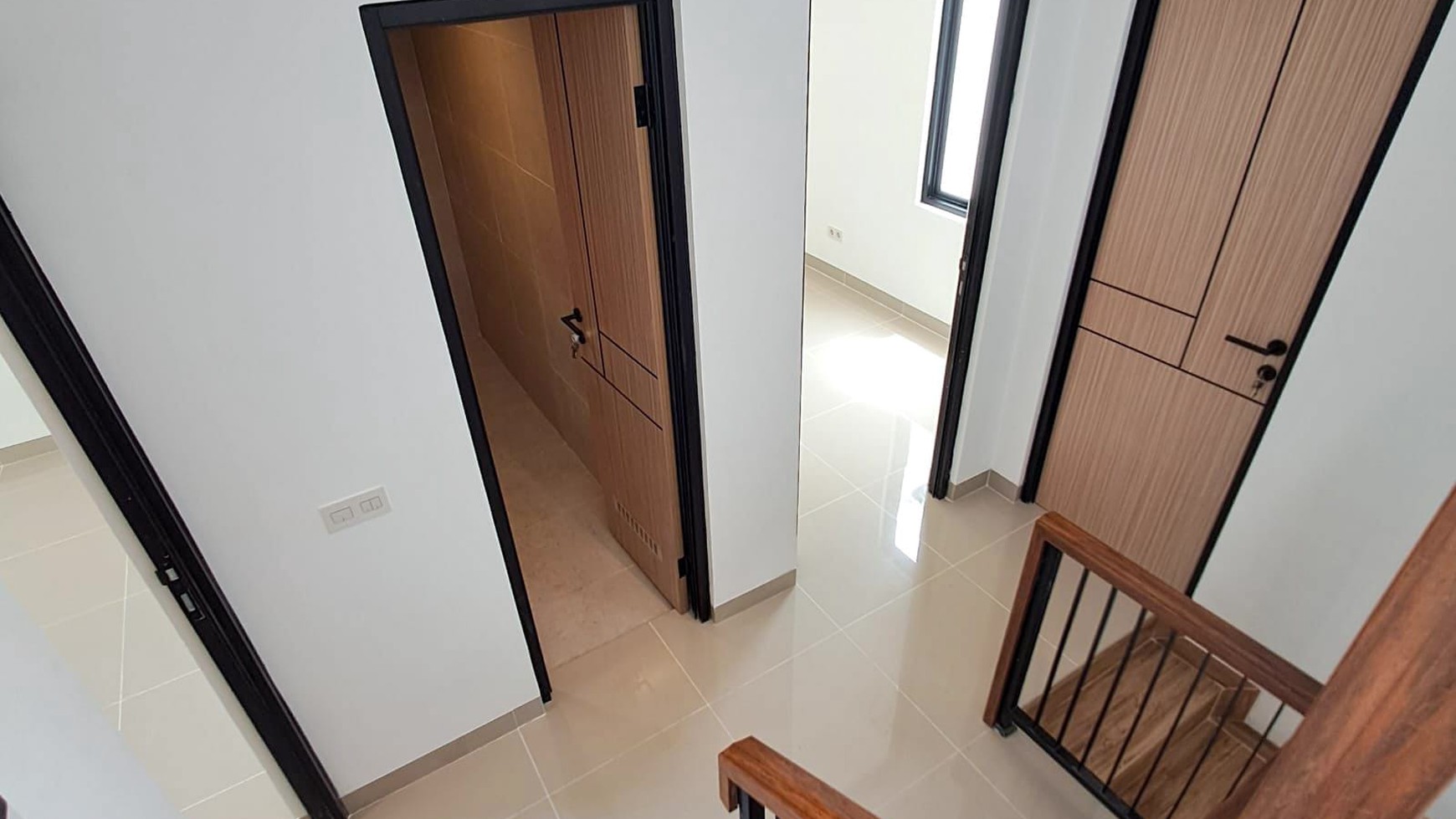 Dijual Rumah Baru Modern Minimalis di Graha Raya Bintaro 