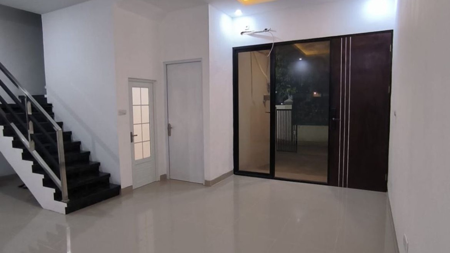 DIJUAL RUMAH MODERN MINIMALIST SIMPANG DARMO PERMAI SELATAN