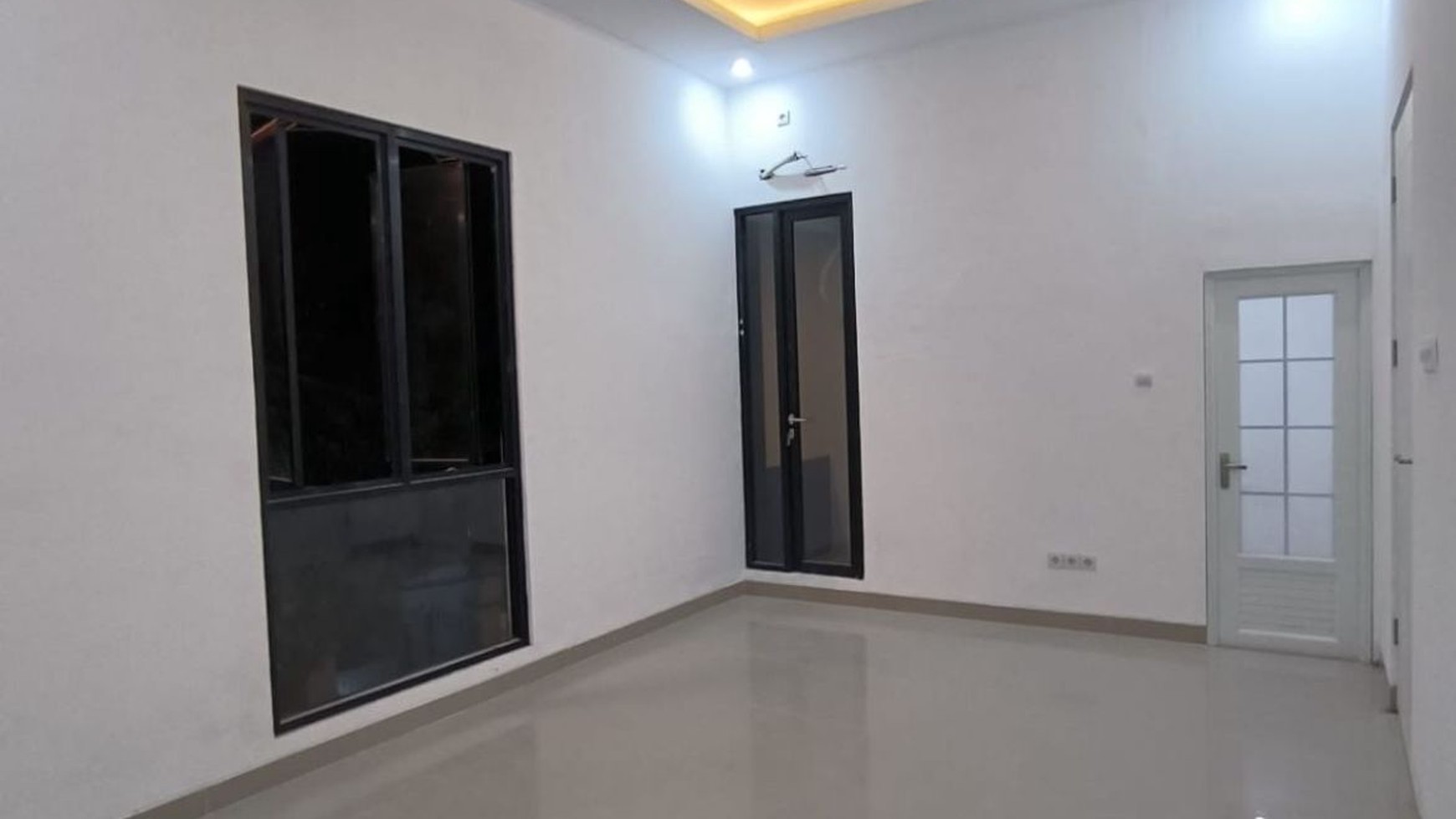 DIJUAL RUMAH MODERN MINIMALIST SIMPANG DARMO PERMAI SELATAN