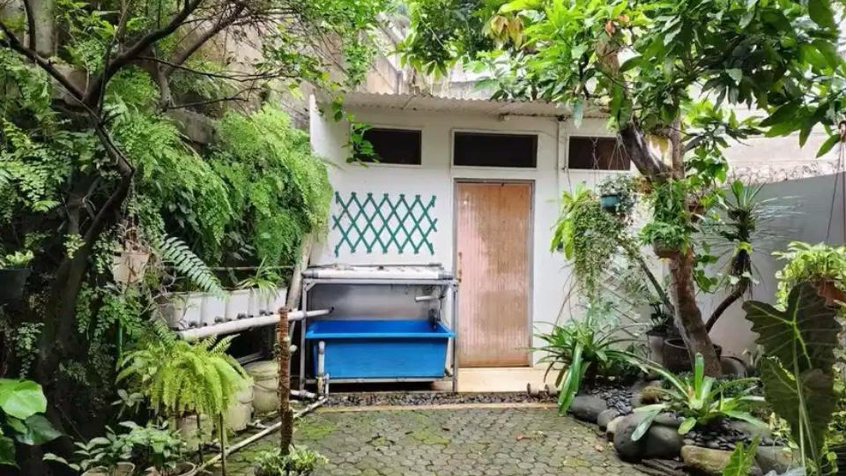 Rumah bagus, asri dan nyaman dalam Cluster di Bintaro Sektor 9