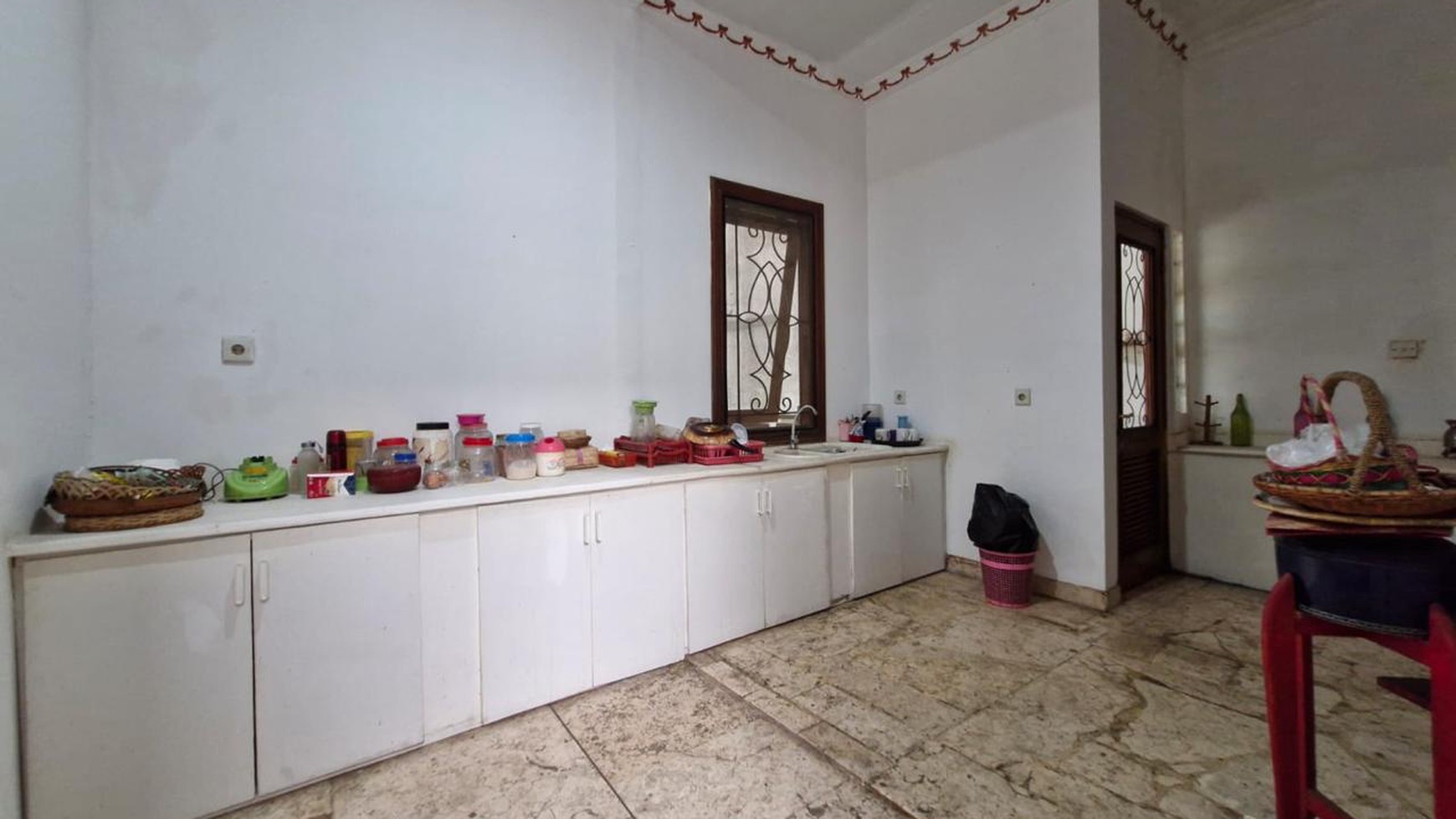 Di Jual Rumah dengan jalan lebar di kompleks ada one gate system 24 jam dilokasi Jl Senaru Bukit Mas Rempoa, Bintaro, Jakarta Selatan. 