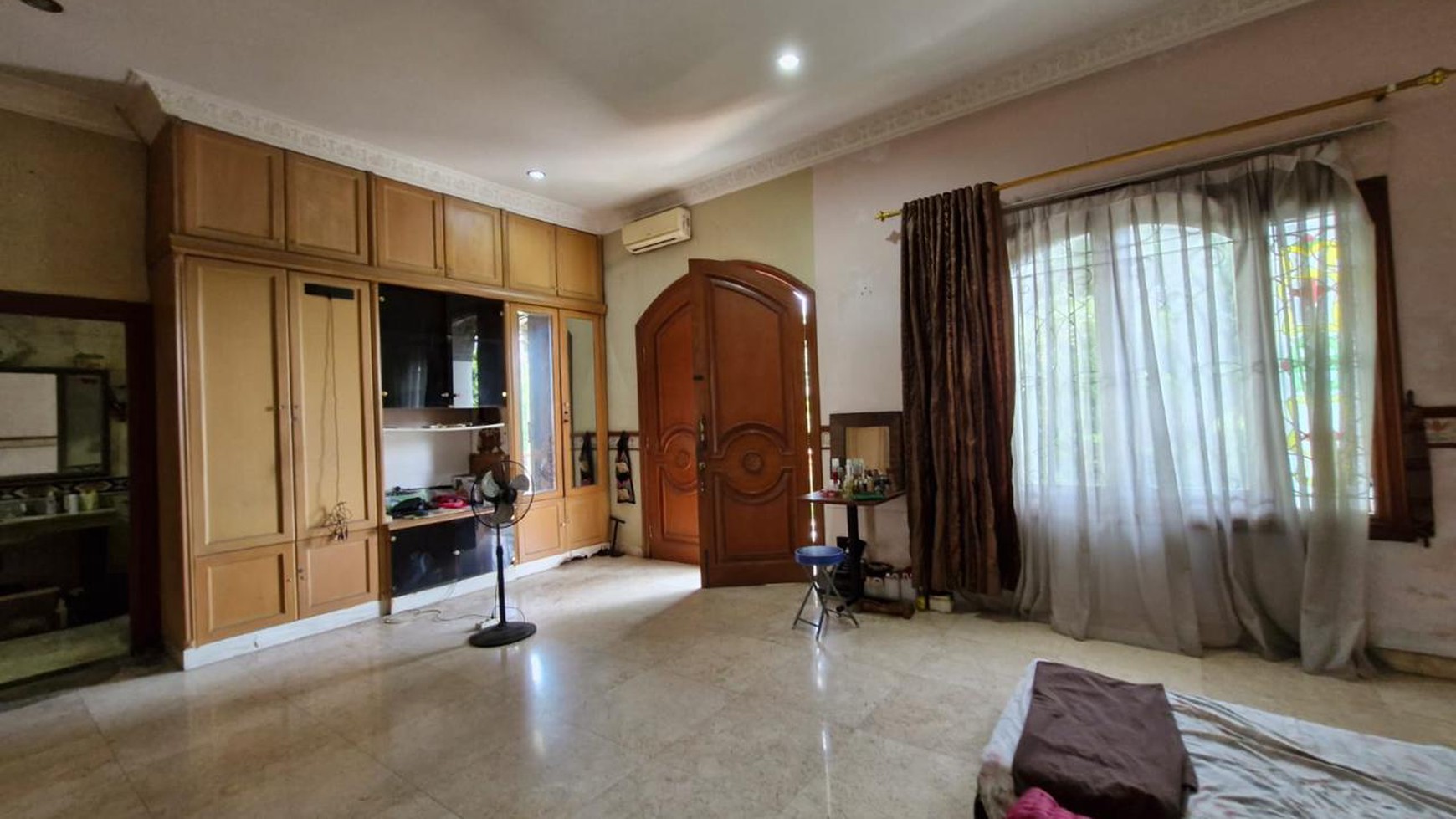 Di Jual Rumah dengan jalan lebar di kompleks ada one gate system 24 jam dilokasi Jl Senaru Bukit Mas Rempoa, Bintaro, Jakarta Selatan. 