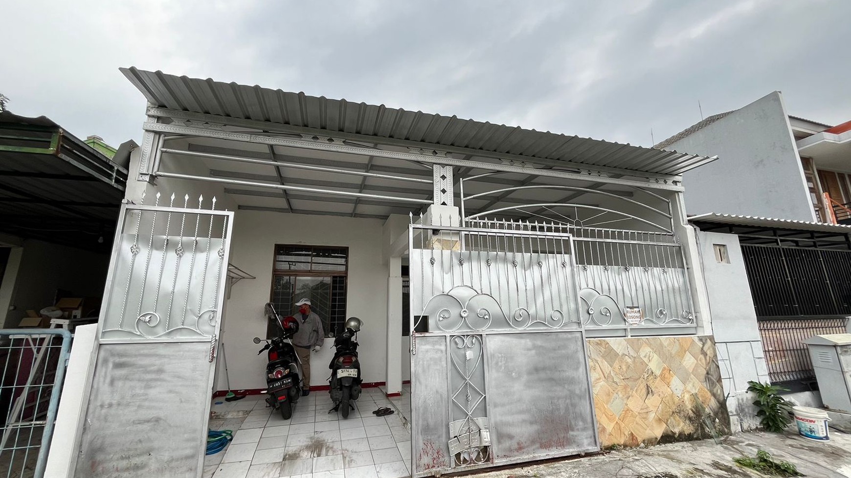 Disewakan Rumah Murah Dan Baru Renovasi di Sambikerep Indah Surabaya