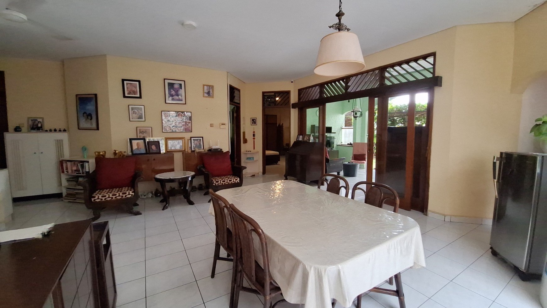 Rumah Terawat dalam Komplek Cinere, Harga Termurah - Nego Sampai Deal