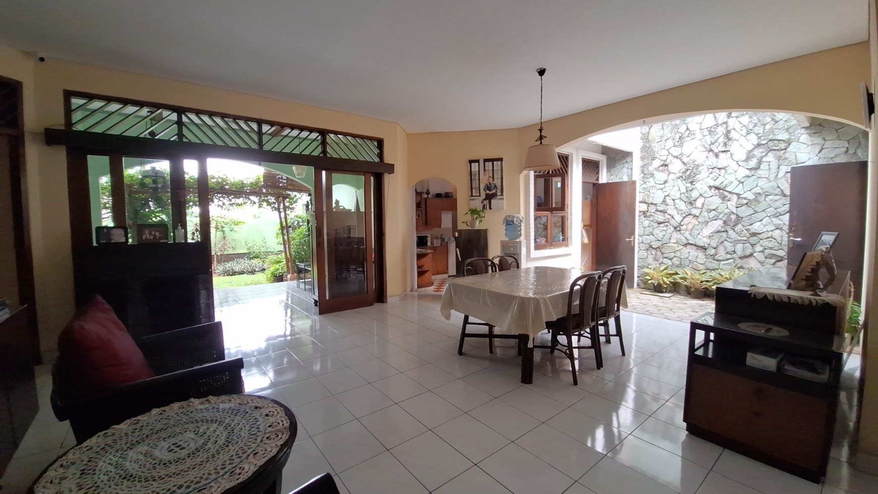 Rumah Terawat dalam Komplek Cinere, Harga Termurah - Nego Sampai Deal