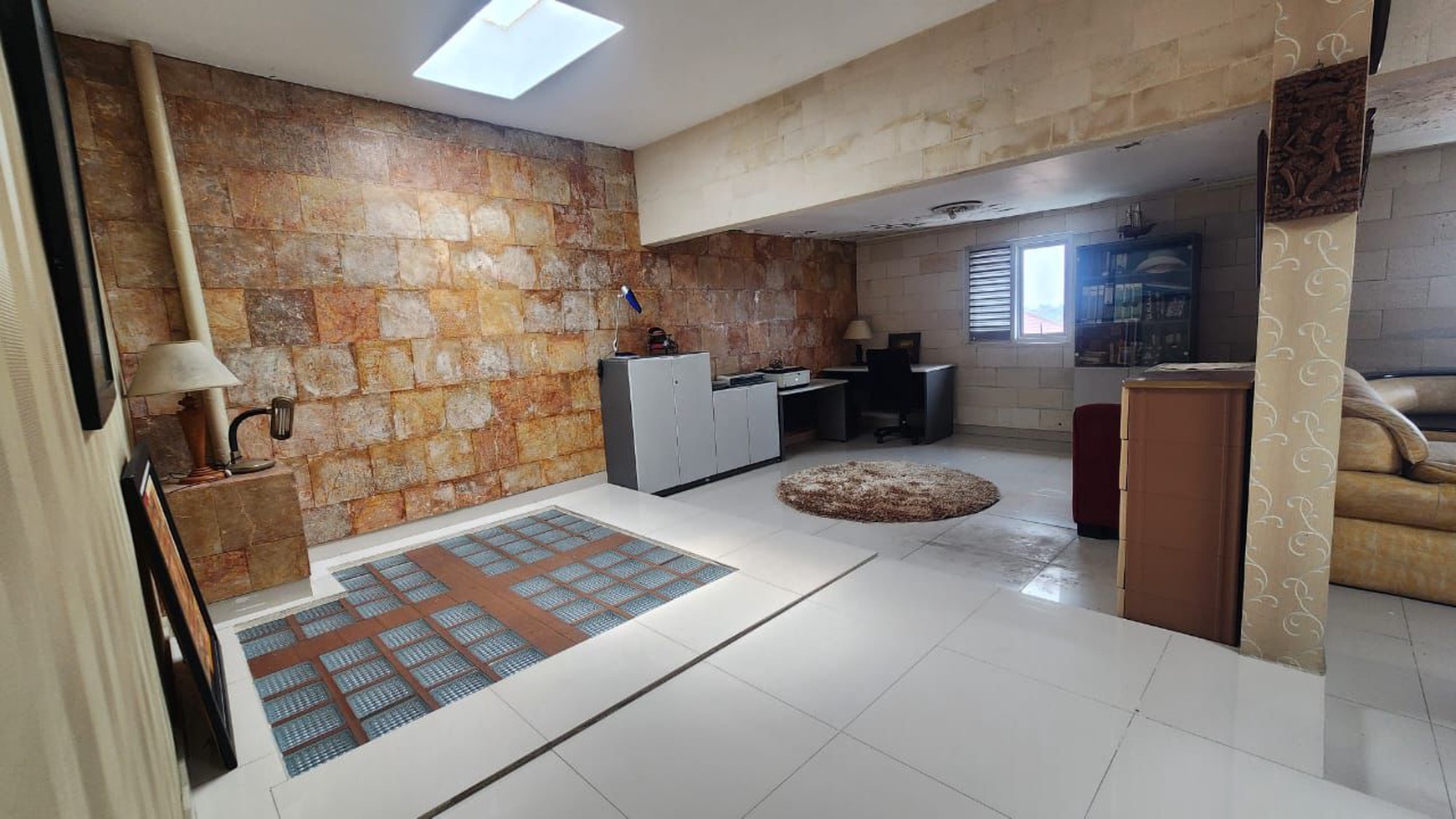 Rumah Ada Rooftop dalam Komplek Strategis di Cinere, Depok - Harga Menarik