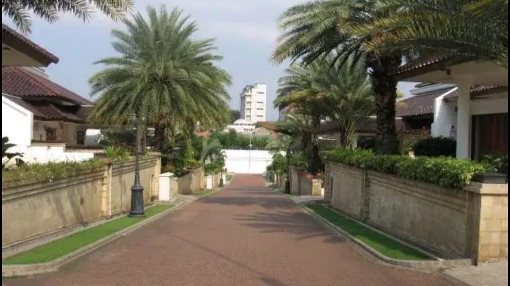 Rumah Hitung Tanah Area Cipete