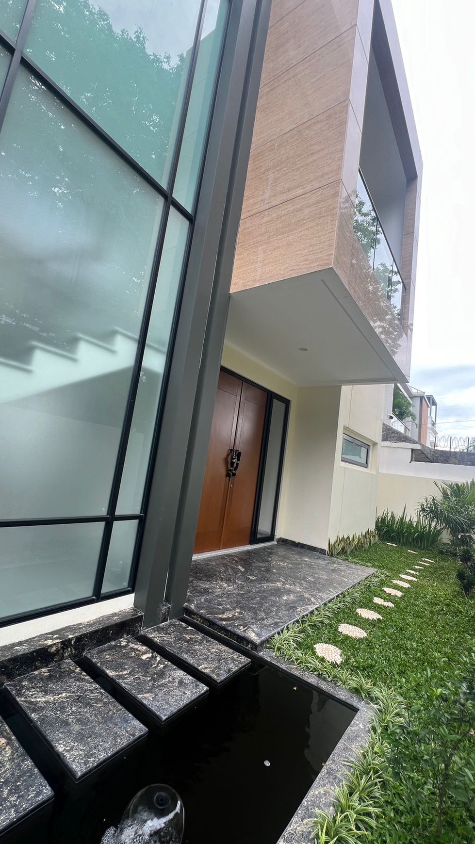 Brandnew bright house for rent kemang jakarta selatan semifurnish 