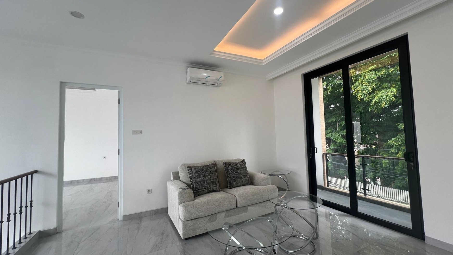 Brandnew bright house for rent kemang jakarta selatan semifurnish 