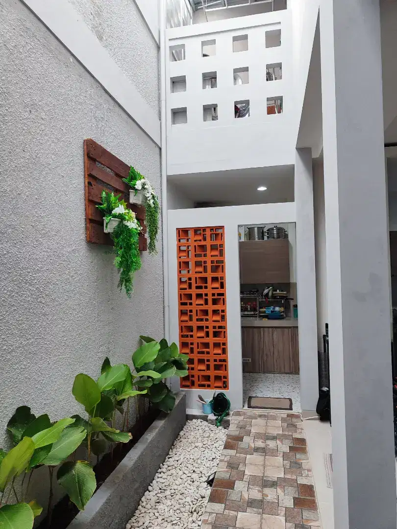 Flash Sale. Rumah bagus cluster Edison, Gading Serpong. 