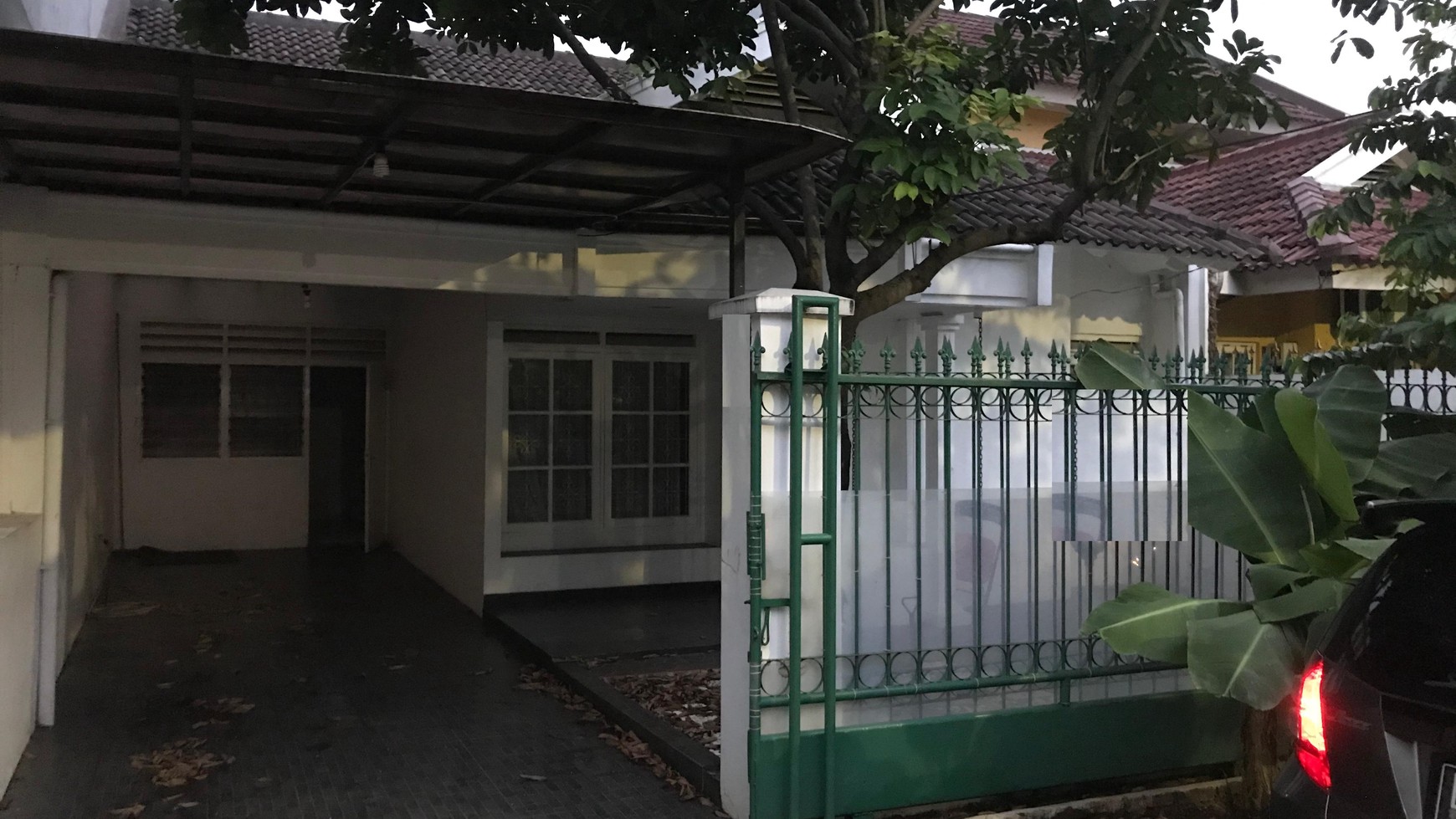 Rumah bagunan terawat di Bintaro Sektor 2