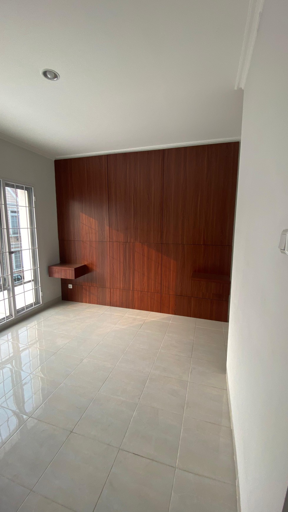 Best Price. Rumah bagus Boston Village, Gading Serpong