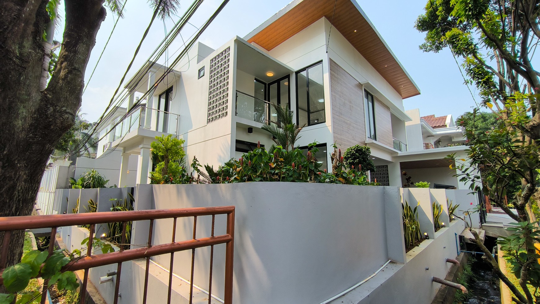 Dijual Rumah Modern at Bintaro Jaya Sektor 9