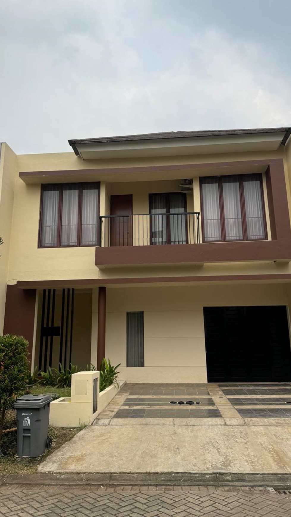 Rumah 2 lantai, dalam cluster di Graha Bintaro