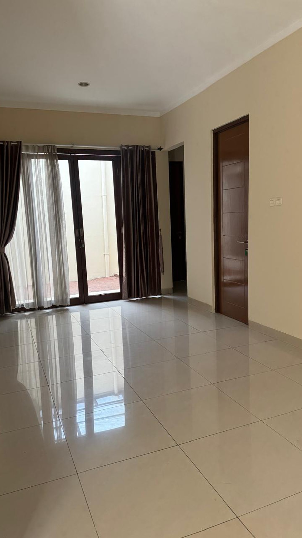 Rumah 2 lantai, dalam cluster di Graha Bintaro