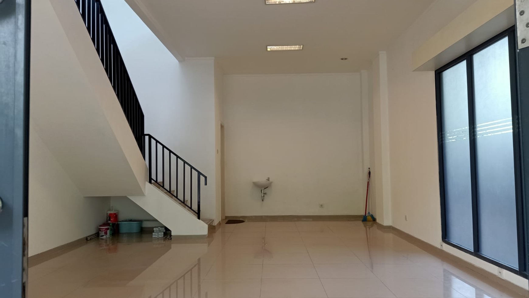 Ruko 2 Lantai Siap Pakai Lokasi Premium di Bintaro Sektor 9