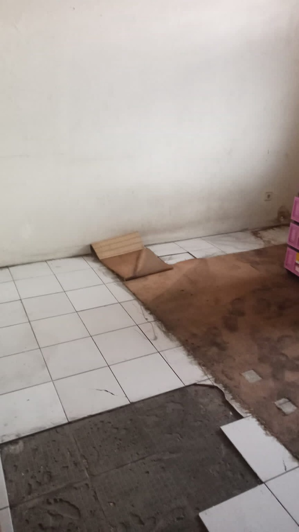 Ruko 3,5 Lantai di Ciputat Raya, Lokasi Strategis Peluang Usaha Menjanjikan