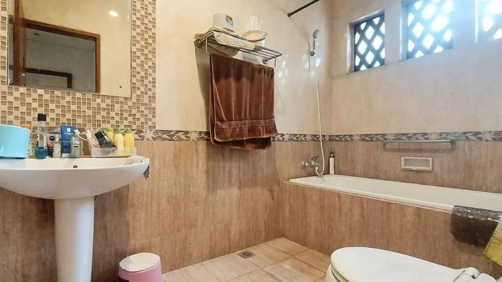 Rumah Siap Huni,Nyaman di Bintaro Jaya 3a