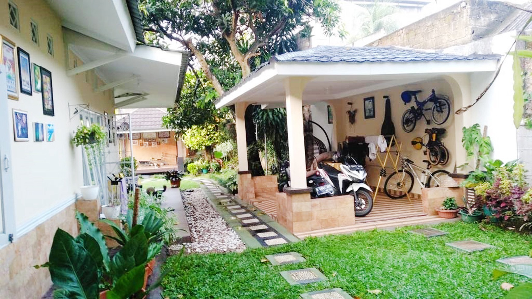 Rumah Bagus Siap Huni dan Asri di Jl Melati, Pancoran Mas, Depok