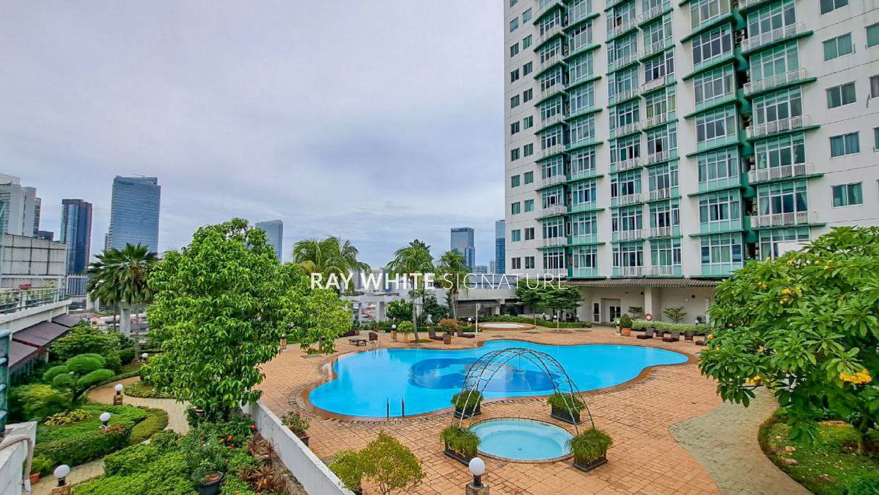 Rumah Hitung Tanah Area Cipete