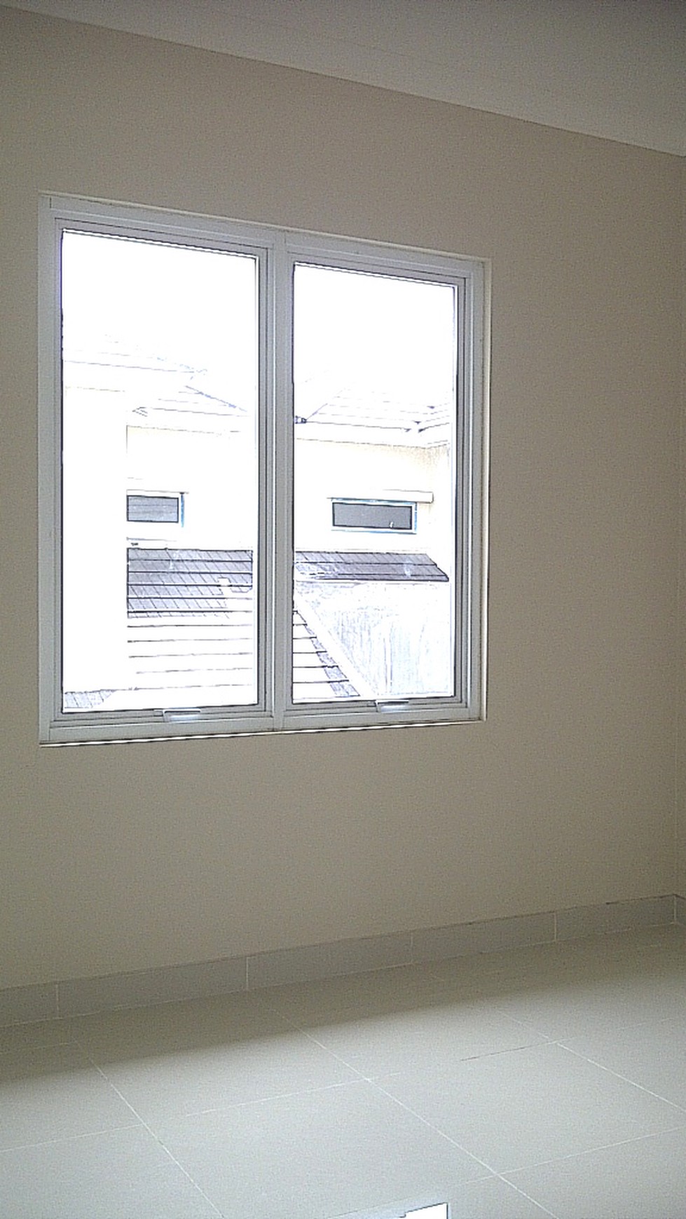 Dijual Rumah Siap Huni di Water Spring, Grand Wisata, Bekasi