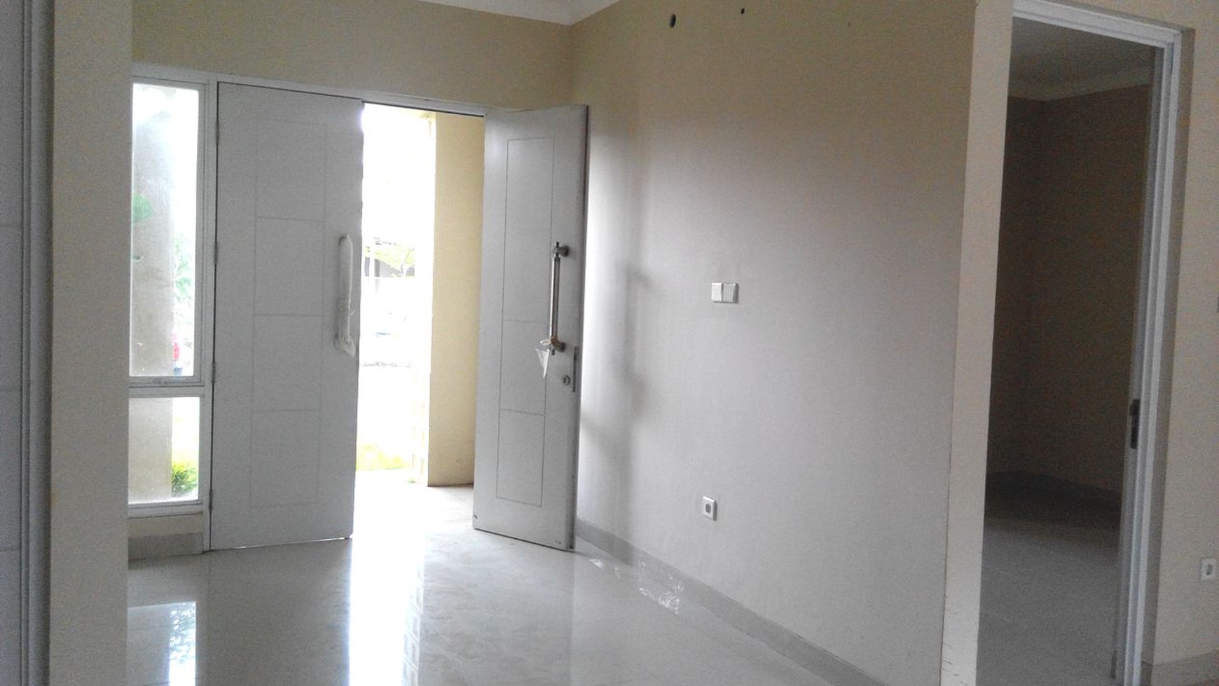 Dijual Rumah Siap Huni di Water Spring, Grand Wisata, Bekasi