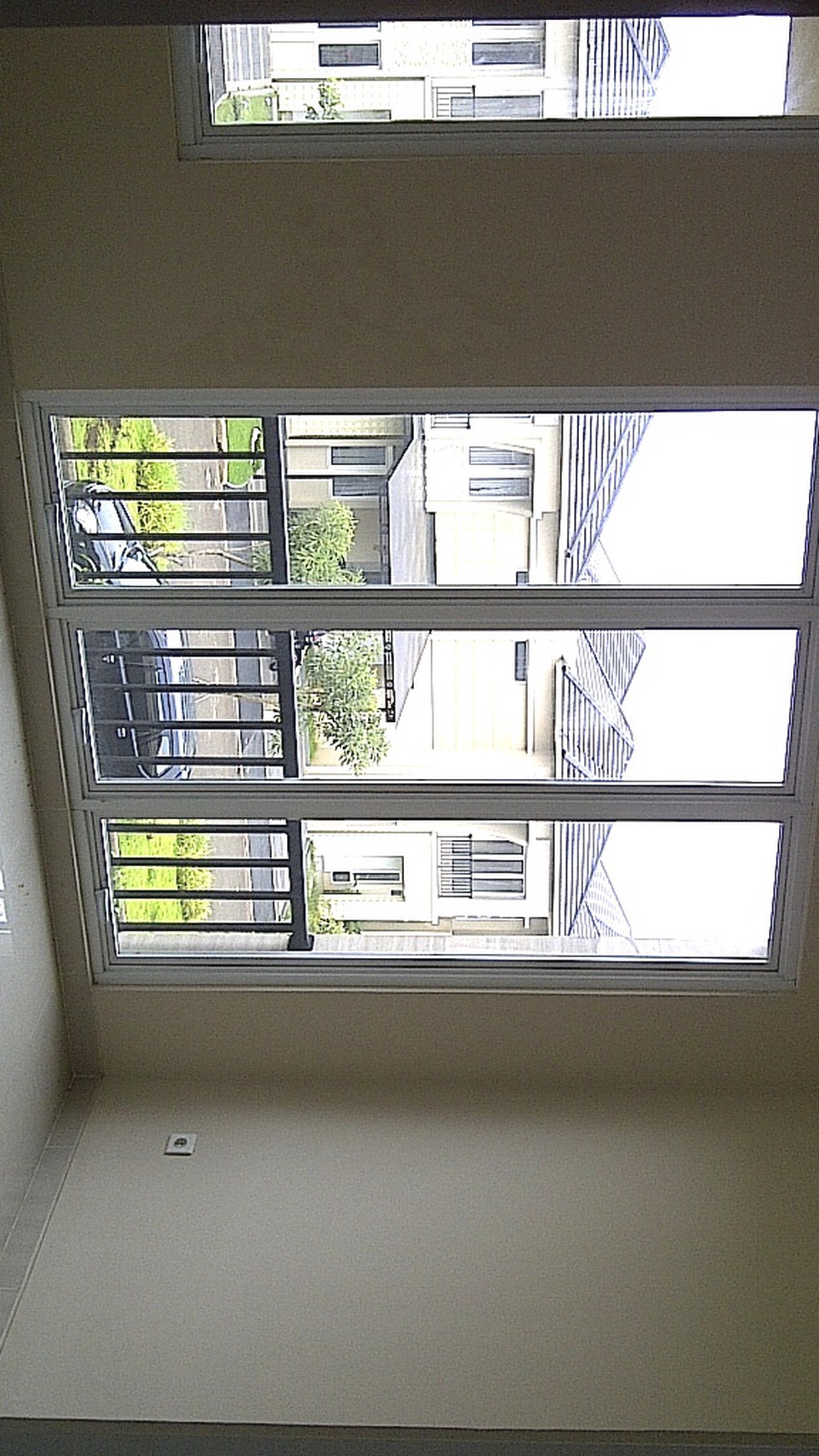 Dijual Rumah Siap Huni di Water Spring, Grand Wisata, Bekasi