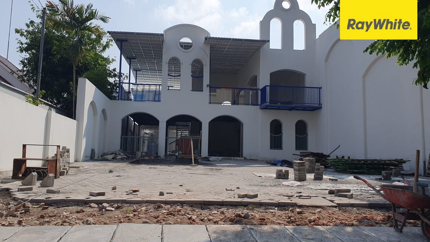 Disewakan Rumah 2 lantai di Jalan Cimanuk Darmo Surabaya