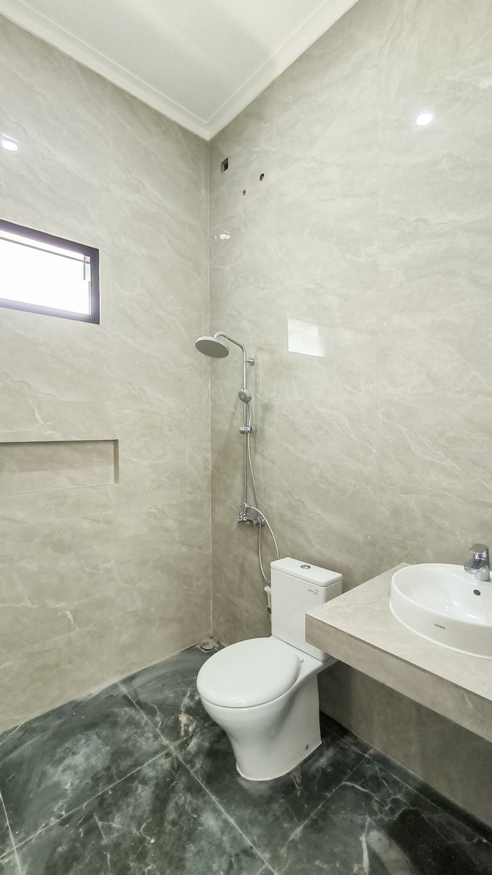 Rumah Bagus,dalam ruangan rapih  di Bintaro Jaya 9