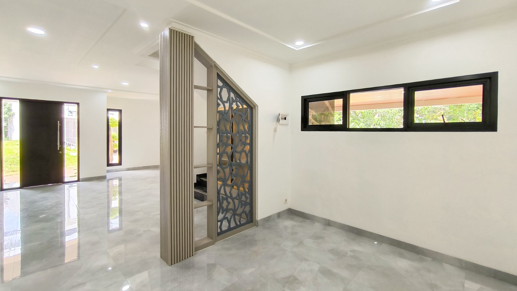 Rumah Bagus,dalam ruangan rapih  di Bintaro Jaya 9