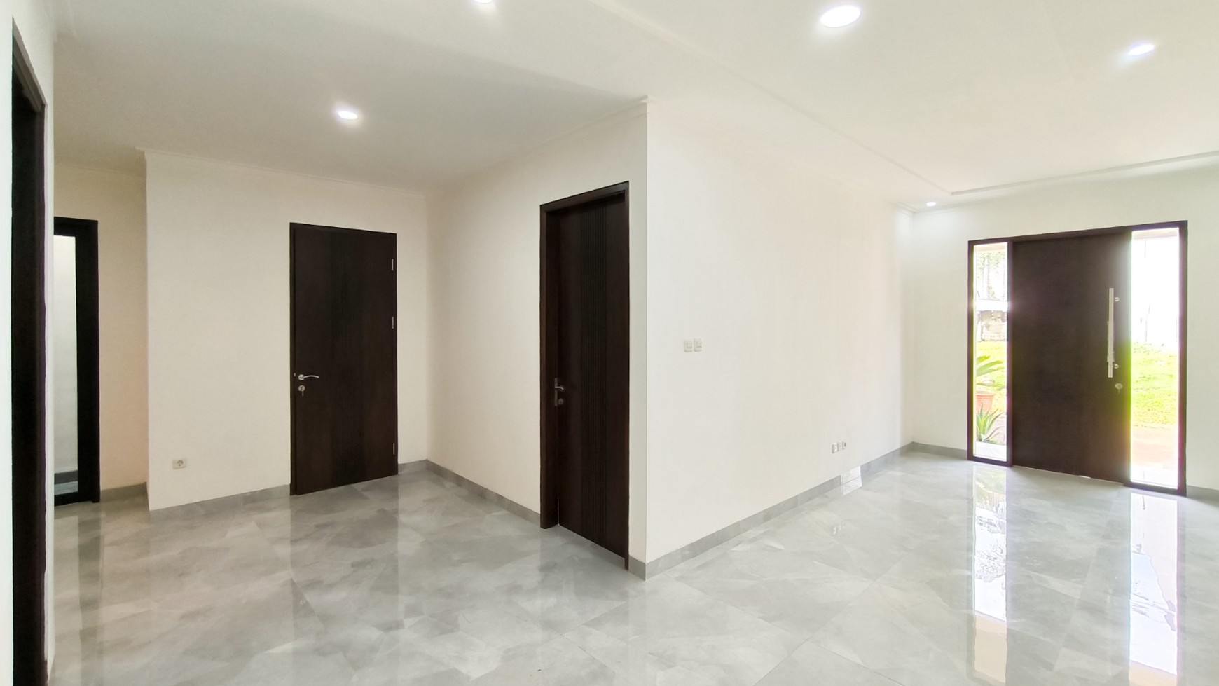 Rumah Bagus,dalam ruangan rapih  di Bintaro Jaya 9