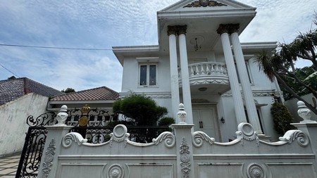 Pondok Labu Pangkalan Jati rawa kopi rumah mewah private dengan swimpool fullfurnished