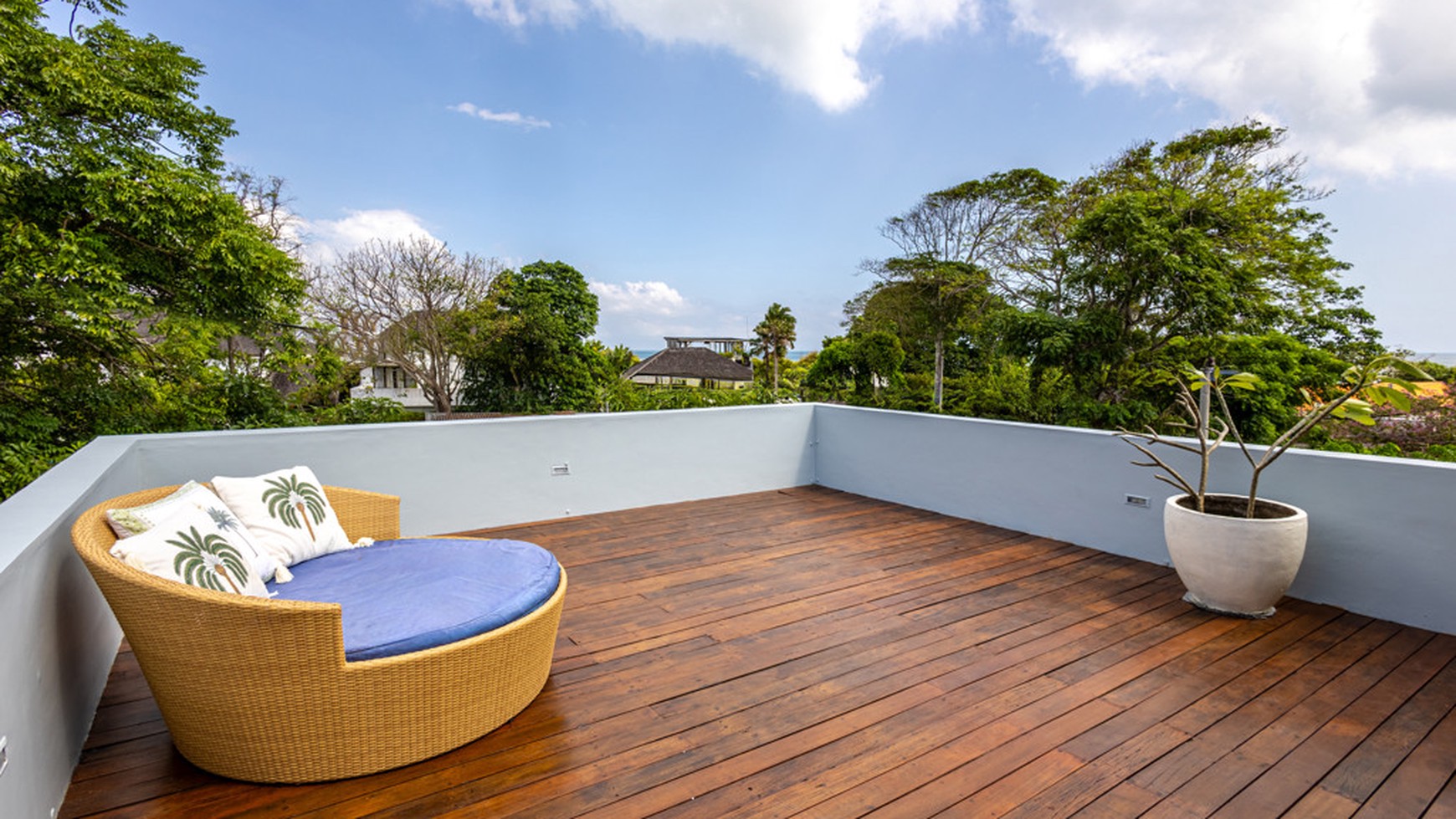 For Annual Rental - Modern boutique villa 4 bedrooms walking distance to the beach clubs in the heart of Canggu