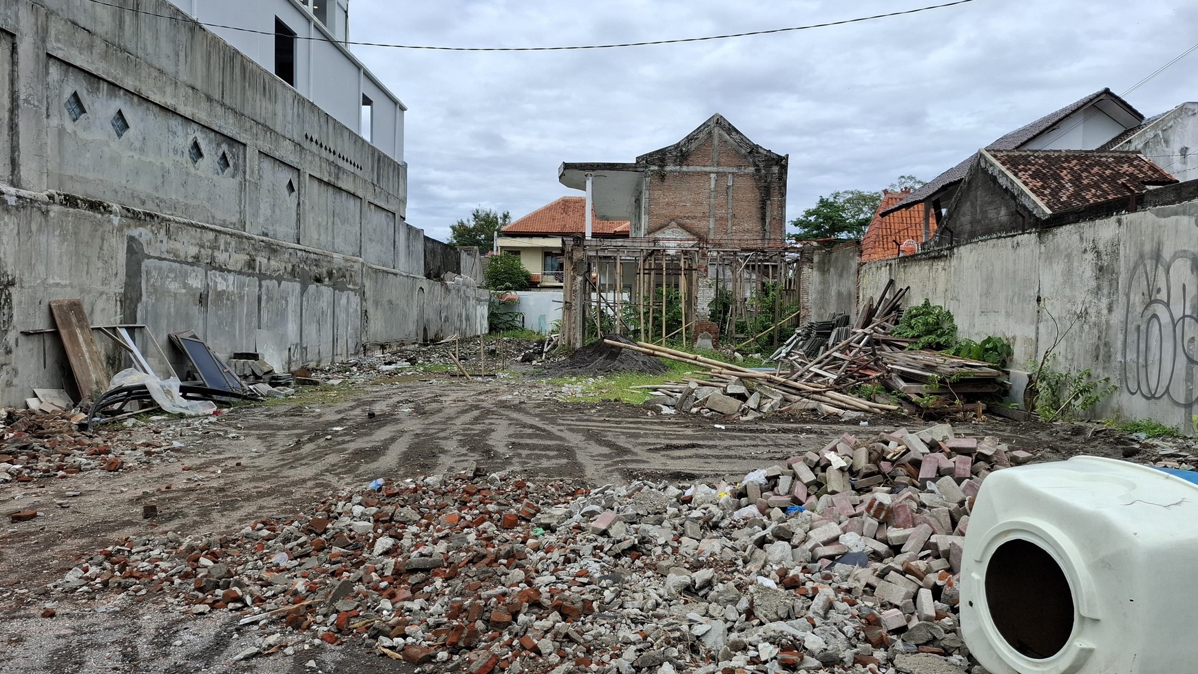 Tanah Luas 842 Meter Persegi Lokasi Premium Di Maguwowoharjo Depok Sleman 