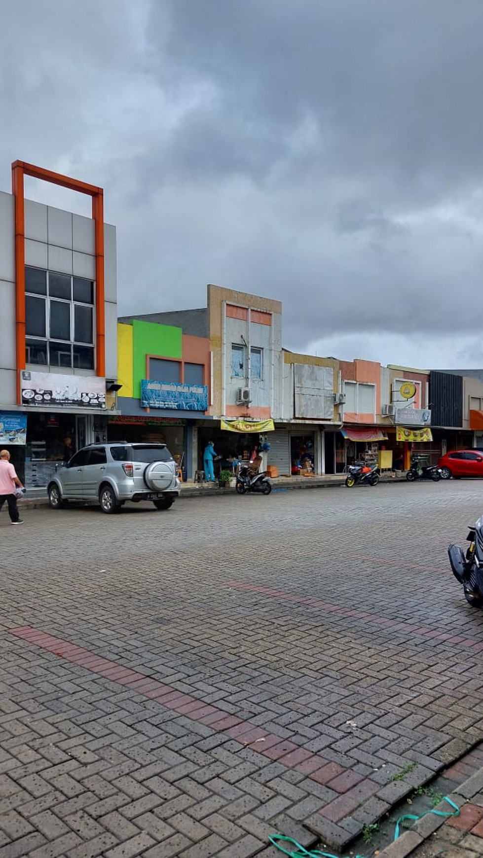 Ruko 2 Lantai Lokasi Strategis & Kawasan yang Ramai di Graha Raya