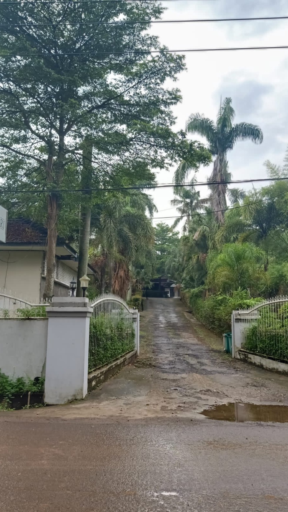 Jual Murah Hotel kondisi asri dan bagus di JL. suhanda Palembang sumatera selatan